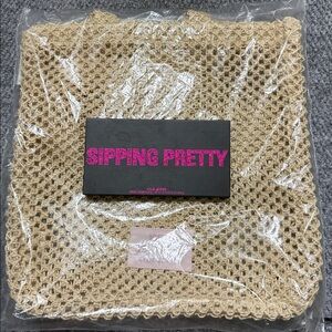 👁️ king Kylie cosmetics sipping pretty eye shadow palette 🎨GWP beach/resort bag